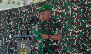 MEMBERIKAN-PENGARAHAN-KEPADA-PEJABAT-YANG-BARU-DILANTIK