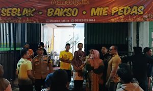 Geram Diduga Jadi Korban Investasi Bodong, Warga Jarah Warung di Jalan Trunojoyo