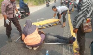 Gagal Menyalip, Motor Tabrak Truk Trailer di Manyar Gresik, Satu Tewas