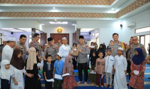 Wakapolri Dedi Prasetyo Berbagi Santunan dan Jumat Berkah di Masjid Natabel Jannah