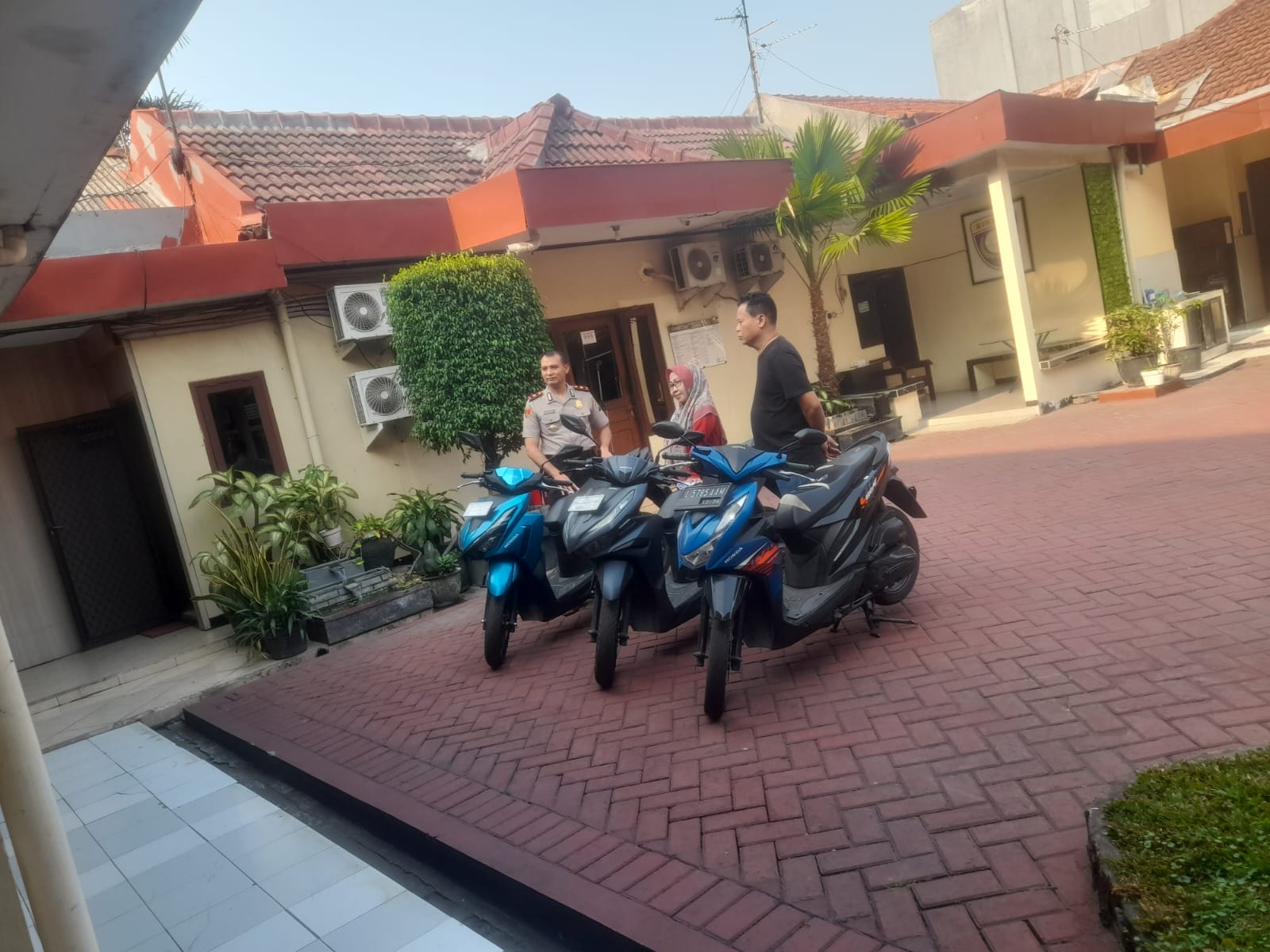 Polsek Wonocolo Ungkap Penipuan Berkedok Sewa Motor, Tiga Kendaraan Korban Berhasil Dikembalikan