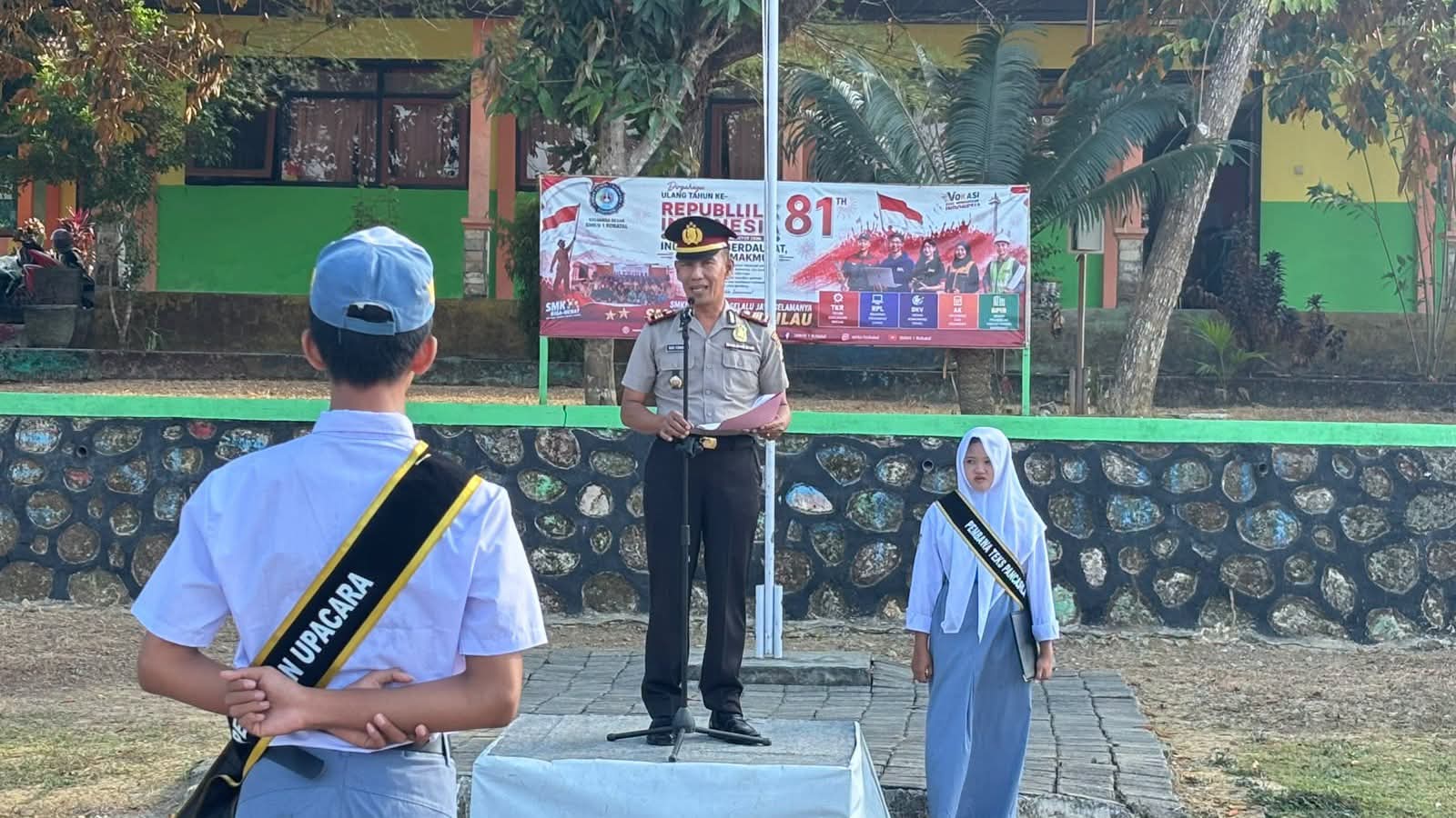 Polres Sampang Sambangi 28 Sekolah, Bekali Pelajar dengan Kesadaran Hukum dan Bahaya Judi Online